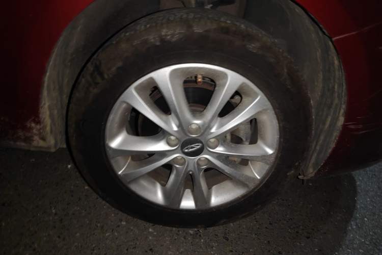Used Chery Arrizo 7 2015 1.5T Manual ZhiXiang Edition Right Front Wheel Hub