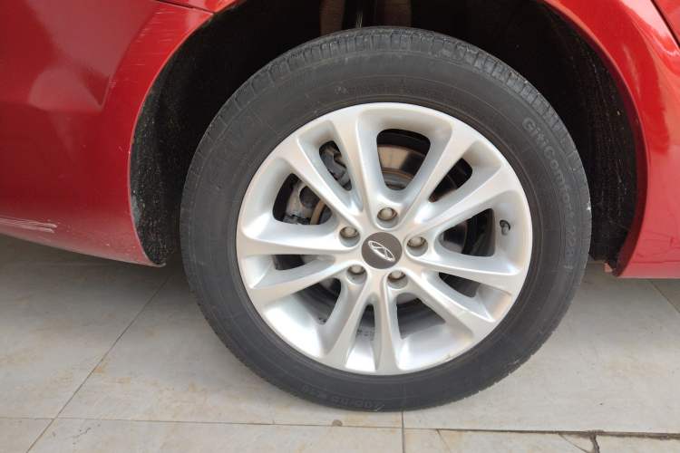 Used Chery Arrizo 7 2015 1.6L CVT ZhiShang Edition Right Rear Wheel Hub
