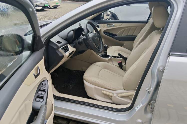 Used Chery Arrizo 7 2015 1.6L Manual ZhiXiang Edition Driver Seat