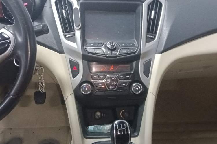 Used Chery Arrizo 7 2015 1.6L Manual ZhiShang Edition Audio And AC Panel