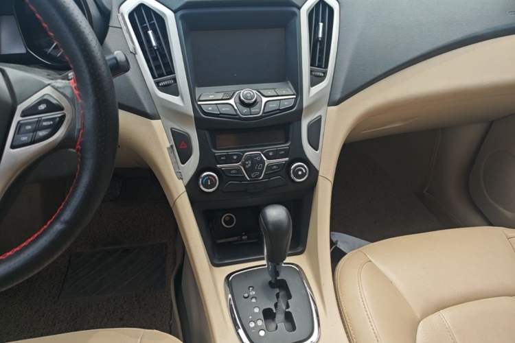 Used Chery Arrizo 7 2015 1.6L CVT ZhiShang Edition Audio And AC Panel