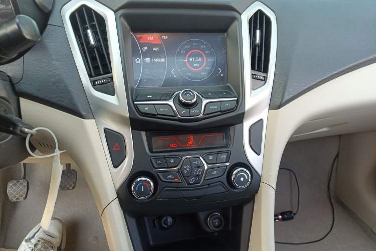 Used Chery Arrizo 7 2015 1.6L Manual ZhiShang Edition Audio And AC Panel