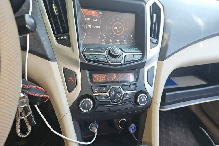 Used Chery Arrizo 7 2015 1.6L Manual ZhiShang Edition Audio And AC Panel