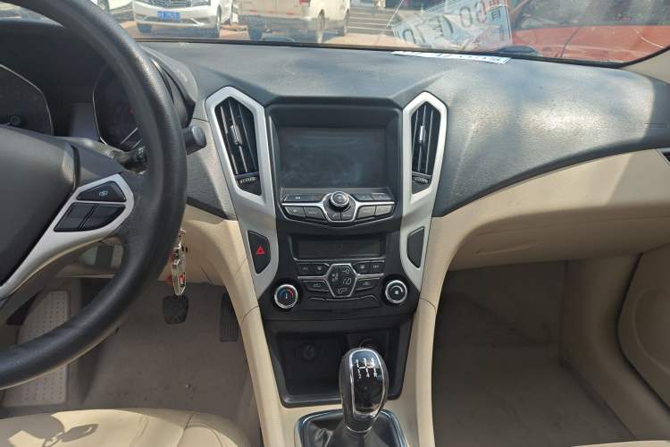 Used Chery Arrizo 7 2015 1.6L Manual ZhiShang Edition Audio And AC Panel