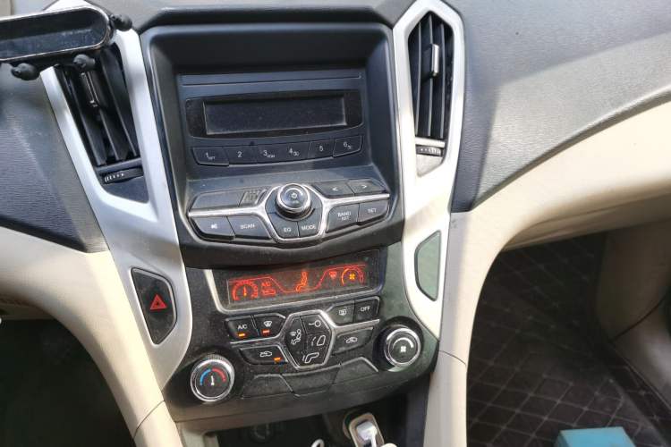 Used Chery Arrizo 7 2015 1.6L Manual Zhi Ling Edition Audio And AC Panel
