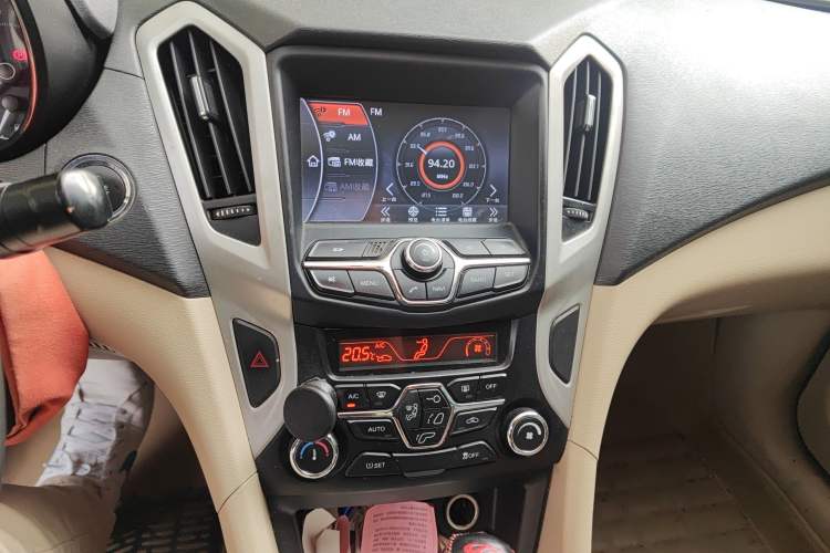 Used Chery Arrizo 7 2015 1.6L CVT ZhiXiang Edition Audio And AC Panel