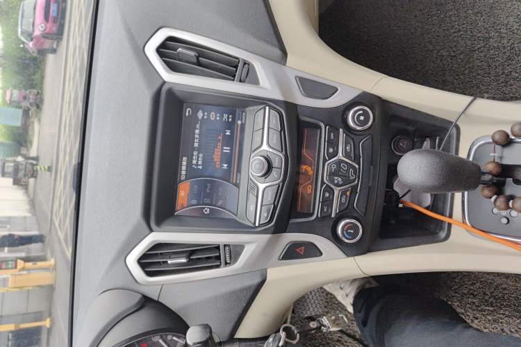 Used Chery Arrizo 7 2015 1.6L CVT ZhiShang Edition Audio And AC Panel