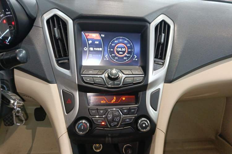 Used Chery Arrizo 7 2015 1.6L Manual ZhiShang Edition Audio And AC Panel