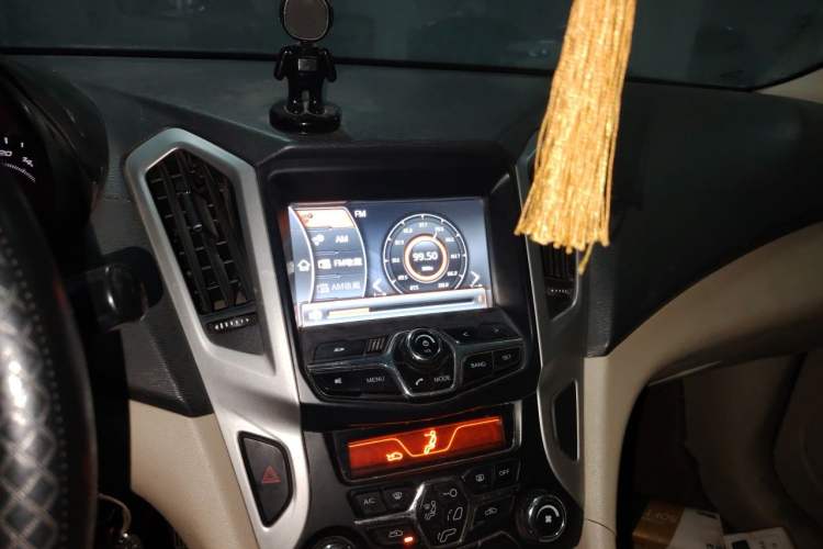 Used Chery Arrizo 7 2015 1.6L Manual ZhiShang Edition Audio And AC Panel