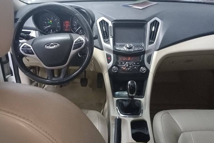 Used Chery Arrizo 7 2015 1.6L Manual ZhiShang Edition Center Console