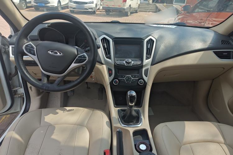 Used Chery Arrizo 7 2015 1.6L Manual ZhiShang Edition Center Console