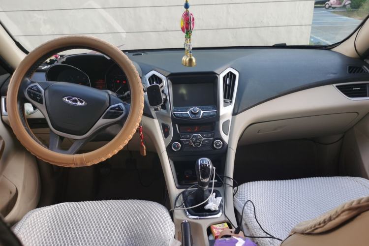Used Chery Arrizo 7 2015 1.6L Manual ZhiShang Edition Center Console