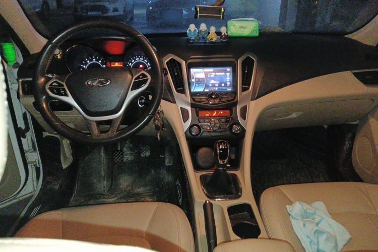 Used Chery Arrizo 7 2015 1.6L Manual ZhiShang Edition Center Console