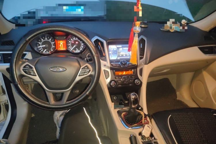 Used Chery Arrizo 7 2015 1.6L Manual ZhiXiang Edition Center Console