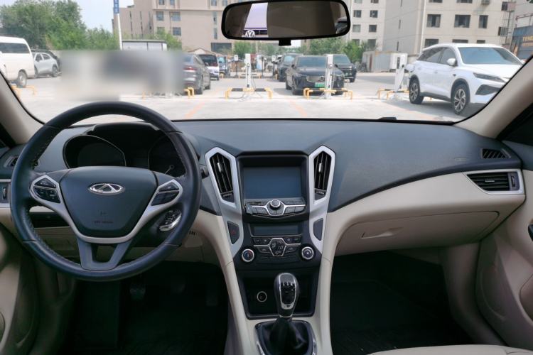 Used Chery Arrizo 7 2015 1.6L Manual ZhiShang Edition Center Console