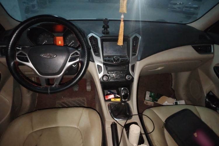 Used Chery Arrizo 7 2015 1.6L Manual ZhiShang Edition Center Console