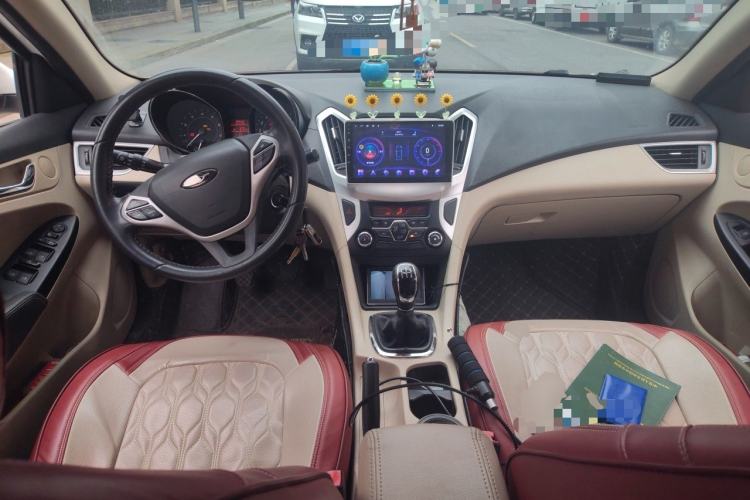 Used Chery Arrizo 7 2015 1.6L Manual ZhiShang Edition Center Console