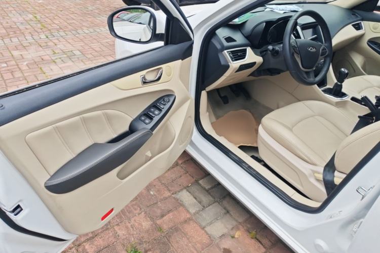 Used Chery Arrizo 7 2015 1.6L Manual ZhiShang Edition Driver Seat