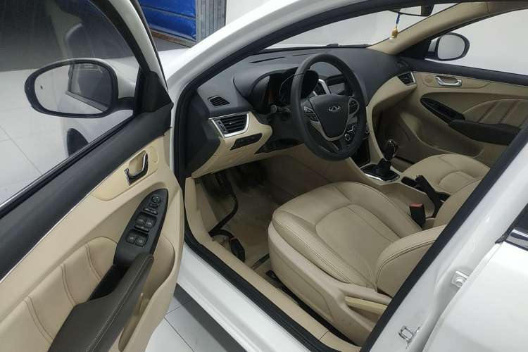 Used Chery Arrizo 7 2015 1.6L Manual ZhiShang Edition Driver Seat