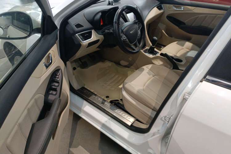 Used Chery Arrizo 7 2015 1.6L Manual ZhiShang Edition Driver Seat