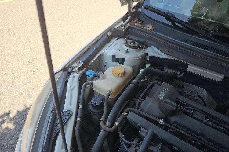 Used Chery Arrizo 7 2015 1.6L Manual ZhiShang Edition Engine Bay Right