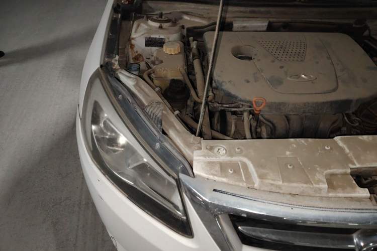Used Chery Arrizo 7 2015 1.6L Manual ZhiShang Edition Engine Bay Right