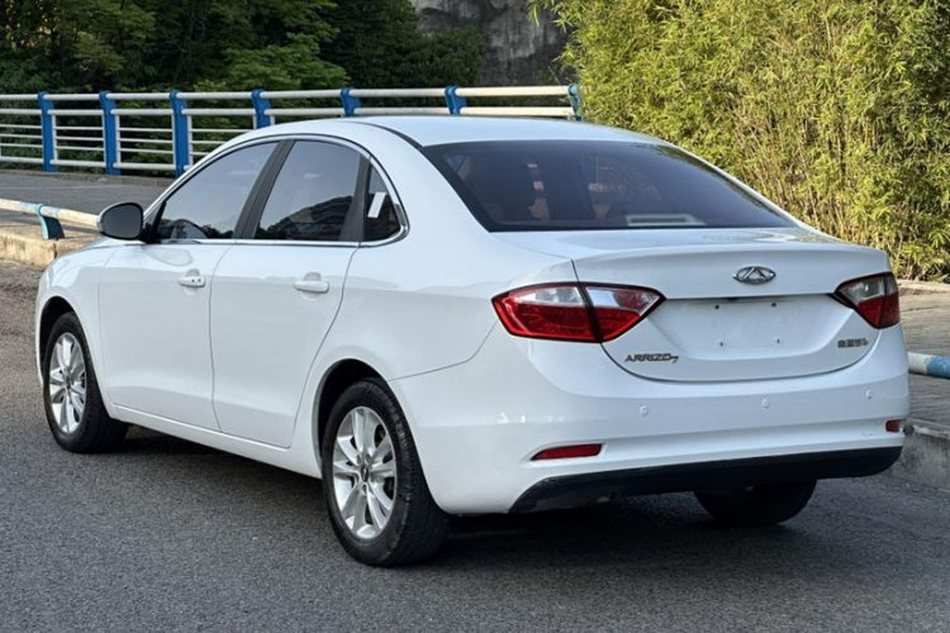 Used Chery Arrizo 7 2015 1.6L Manual ZhiXiang Edition Exterior 2