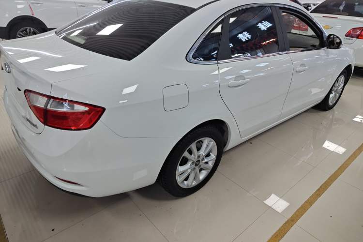 Used Chery Arrizo 7 2015 1.6L Manual ZhiShang Edition Exterior 3