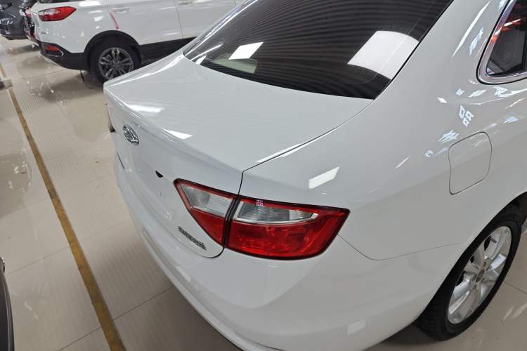 Used Chery Arrizo 7 2015 1.6L Manual ZhiShang Edition Exterior 4