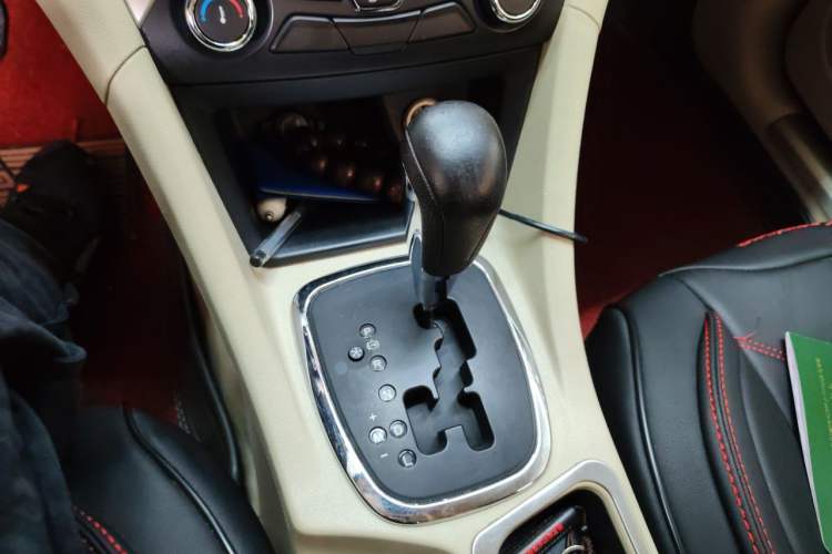 Used Chery Arrizo 7 2015 1.6L CVT Zhiling Edition Gear Lever