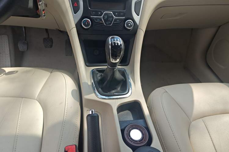Used Chery Arrizo 7 2015 1.6L Manual ZhiShang Edition Gear Lever