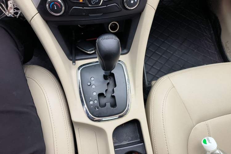 Used Chery Arrizo 7 2015 1.6L CVT ZhiShang Edition Gear Lever