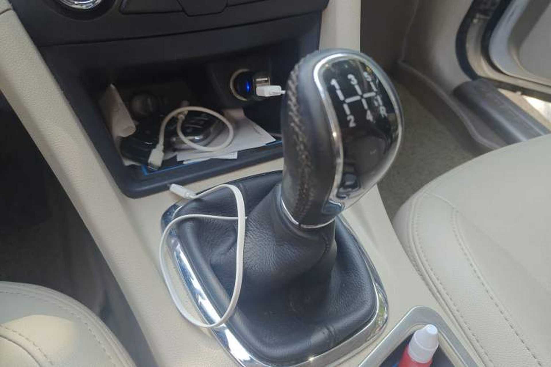 Used Chery Arrizo 7 2015 1.6L Manual ZhiShang Edition Gear Lever