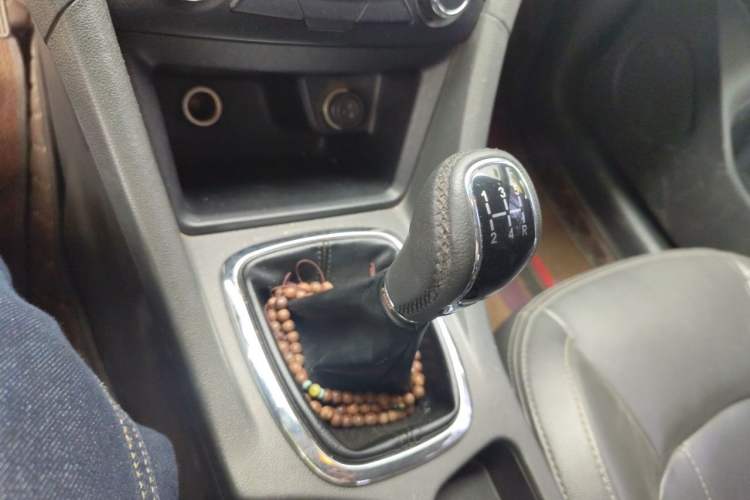 Used Chery Arrizo 7 2015 1.5T Manual ZhiShang Edition Gear Lever