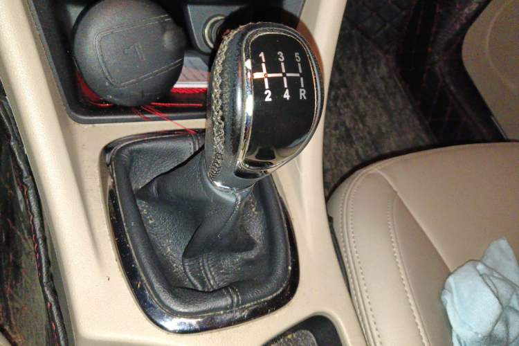 Used Chery Arrizo 7 2015 1.6L Manual ZhiShang Edition Gear Lever