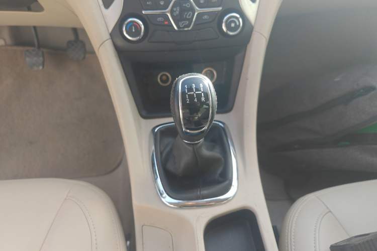 Used Chery Arrizo 7 2015 1.6L Manual ZhiShang Edition Gear Lever