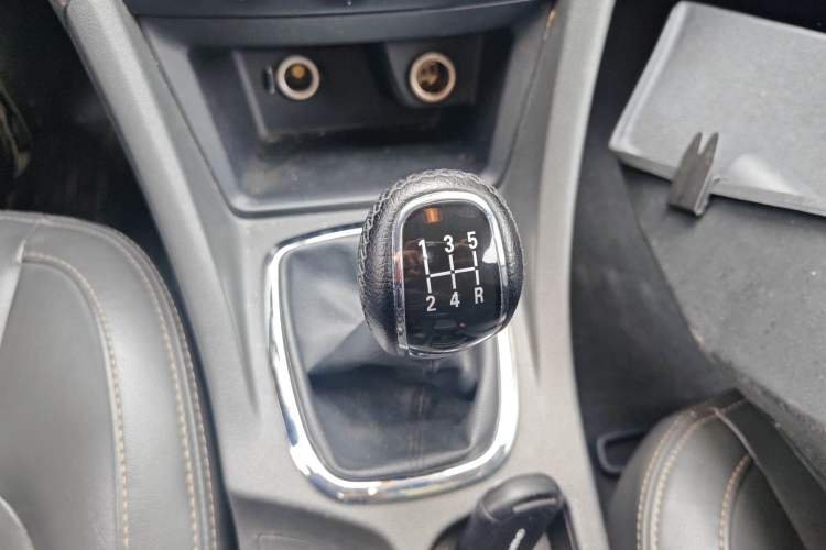 Used Chery Arrizo 7 2015 1.5T Manual ZhiXiang Edition Gear Lever