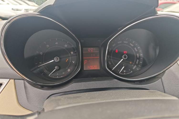 Used Chery Arrizo 7 2015 1.6L CVT ZhiShang Edition Instrument Cluster