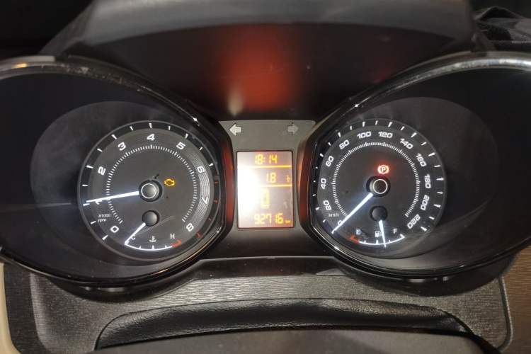 Used Chery Arrizo 7 2015 1.6L CVT ZhiShang Edition Instrument Cluster
