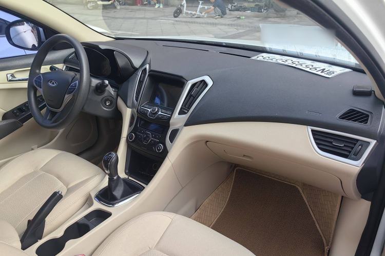 Used Chery Arrizo 7 2015 1.6L Manual Zhi Ling Edition Interior 2
