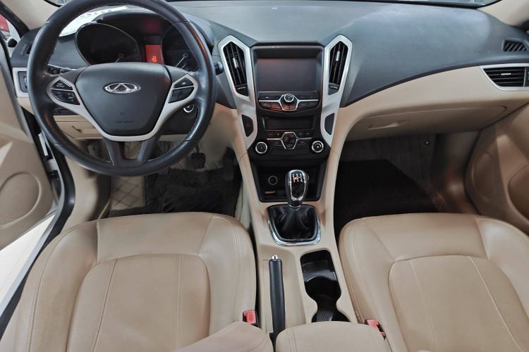 Used Chery Arrizo 7 2015 1.6L Manual ZhiShang Edition Interior 3