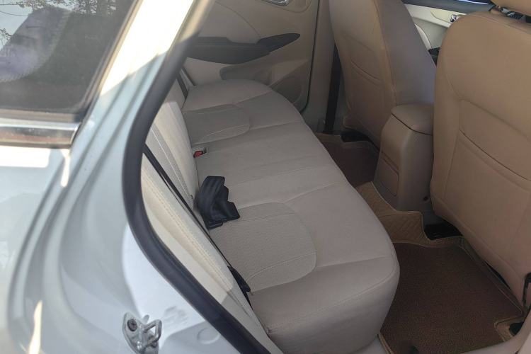 Used Chery Arrizo 7 2015 1.6L Manual Zhi Ling Edition Interior 4
