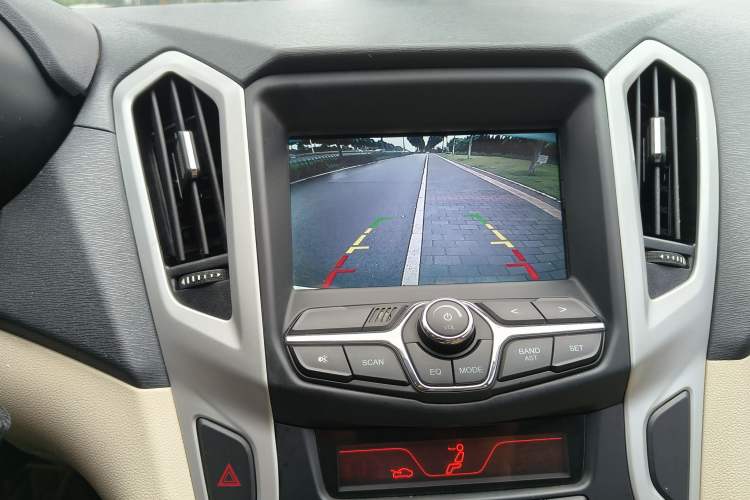 Used Chery Arrizo 7 2015 1.6L CVT Zhiling Edition Interior 6