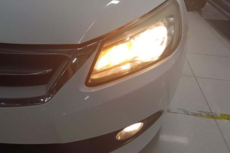 Used Chery Arrizo 7 2015 1.6L Manual ZhiShang Edition Left Front Headlight