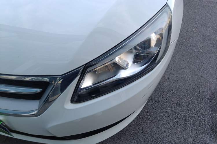 Used Chery Arrizo 7 2015 1.6L Manual ZhiShang Edition Left Front Headlight