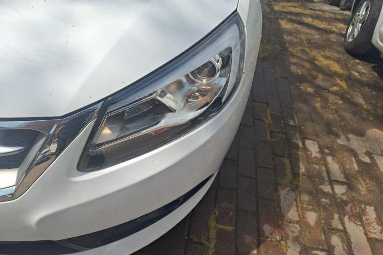 Used Chery Arrizo 7 2015 1.6L Manual ZhiShang Edition Left Front Headlight