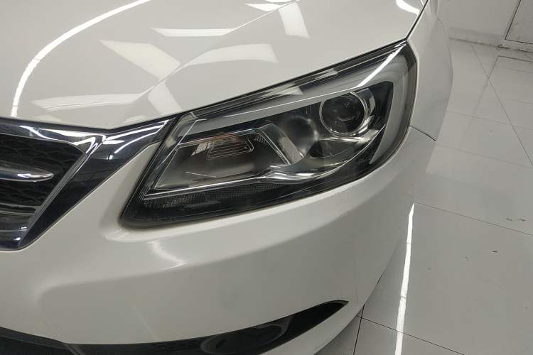 Used Chery Arrizo 7 2015 1.6L Manual ZhiShang Edition Left Front Headlight