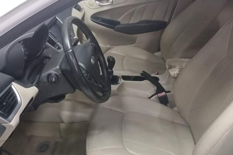 Used Chery Arrizo 7 2015 1.6L Manual ZhiShang Edition Left Front Seat