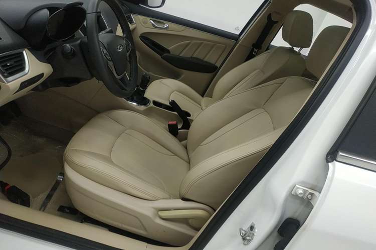 Used Chery Arrizo 7 2015 1.6L Manual ZhiShang Edition Left Front Seat