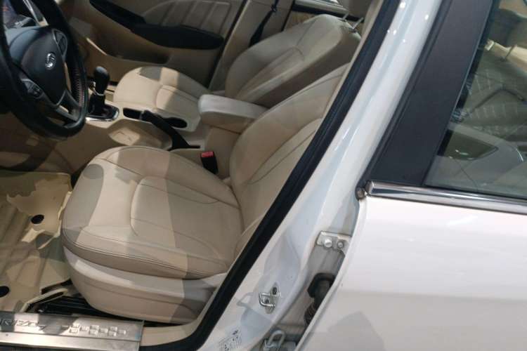 Used Chery Arrizo 7 2015 1.6L Manual ZhiShang Edition Left Front Seat